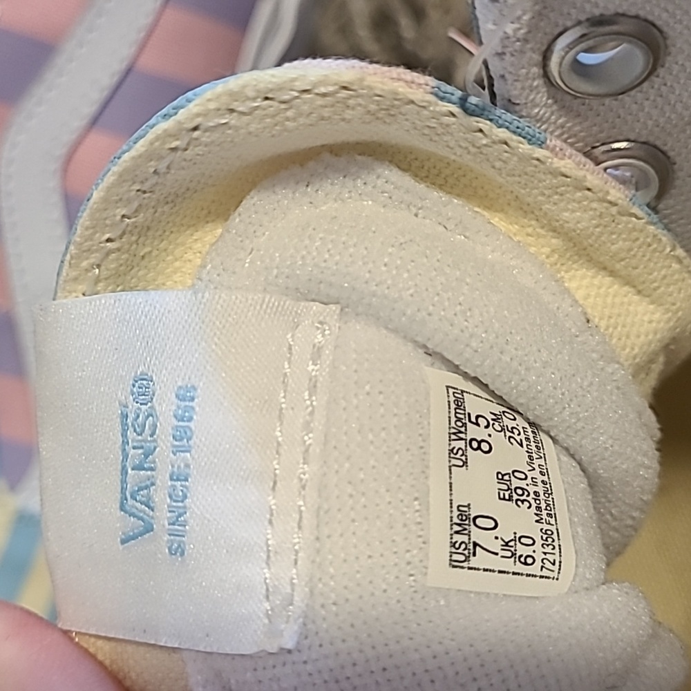 Women's super cute and fun, pastel striped, NWT high-top vans sk8-hi, 8 or 8.5 - Picture 10 of 11